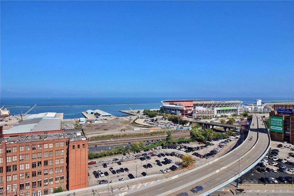 Photo of 701 W Lakeside Avenue #1301, Cleveland, OH 44113 (MLS # 5214939)