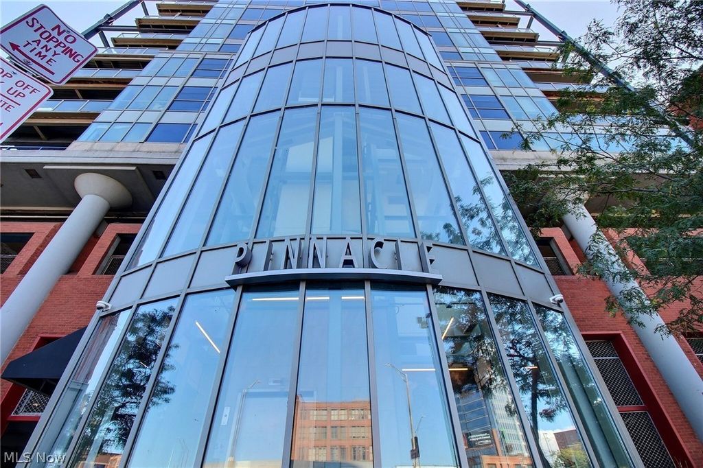 Photo of 701 W Lakeside Avenue #1301, Cleveland, OH 44113 (MLS # 5214939)