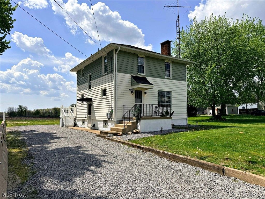 Photo of 696 E Ohio Avenue, Sebring, OH 44672 (MLS # 5204347)