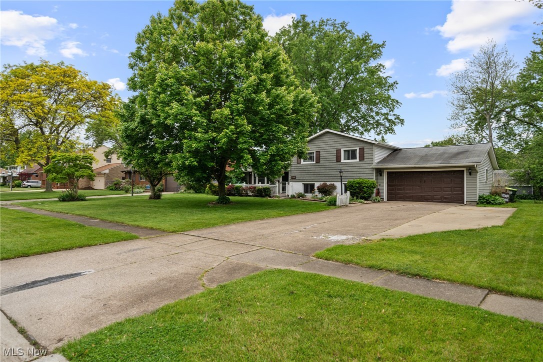 148 Duff Drive, Avon Lake, Ohio image 6