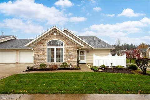 Condo For Sale - 344 Woodbury Circle<br/> Wayne County, Dalton, OH 44618
