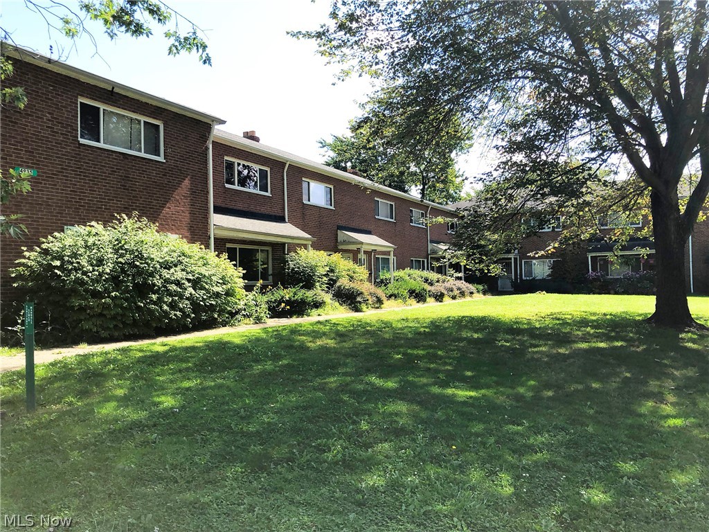 Banbury Village Condo - Residential