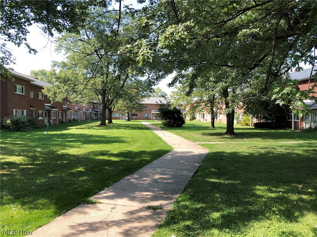 Banbury Village Condo - Residential
