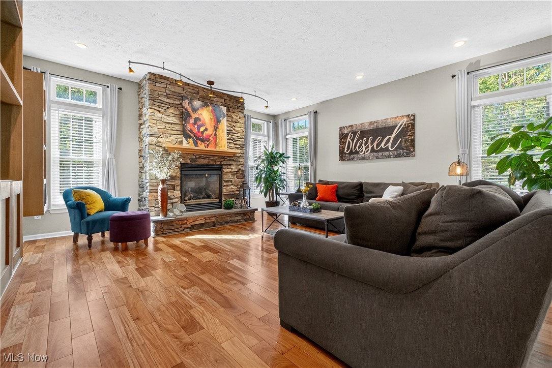 Twinsburg, Ohio 44087, United States, 4 Bedrooms Bedrooms, ,4 BathroomsBathrooms,Residential,Active,220425