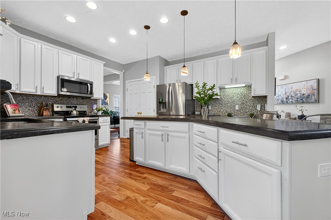 Twinsburg, Ohio 44087, United States, 4 Bedrooms Bedrooms, ,4 BathroomsBathrooms,Residential,Active,220425