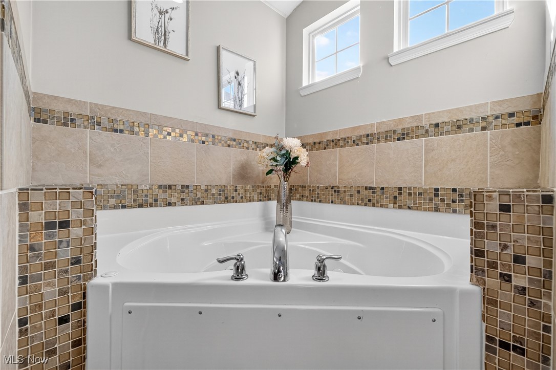 Twinsburg, Ohio 44087, United States, 4 Bedrooms Bedrooms, ,4 BathroomsBathrooms,Residential,Active,220425