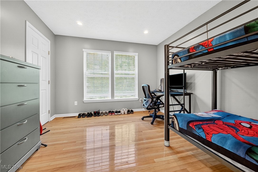 Twinsburg, Ohio 44087, United States, 4 Bedrooms Bedrooms, ,4 BathroomsBathrooms,Residential,Active,220425