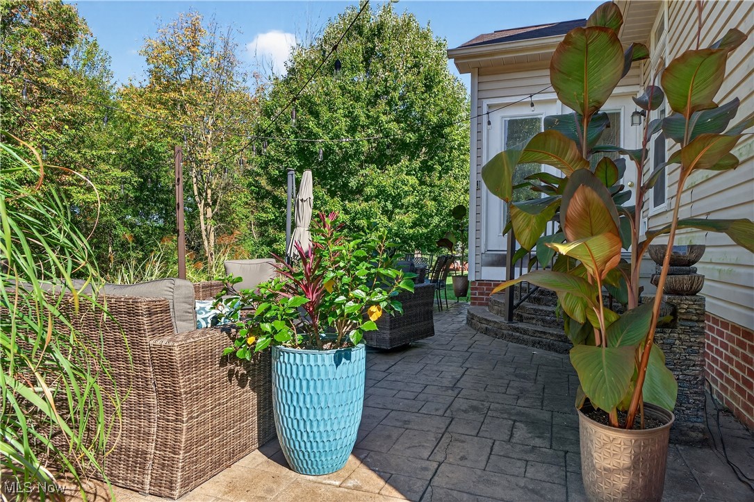 Twinsburg, Ohio 44087, United States, 4 Bedrooms Bedrooms, ,4 BathroomsBathrooms,Residential,Active,220425