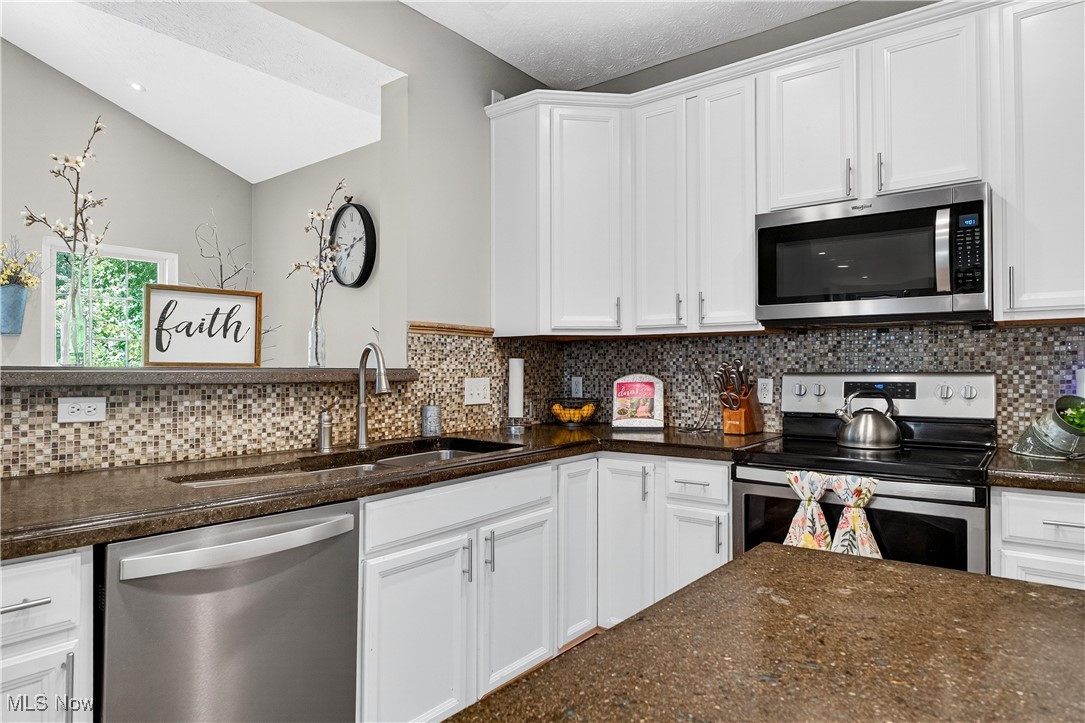 Twinsburg, Ohio 44087, United States, 4 Bedrooms Bedrooms, ,4 BathroomsBathrooms,Residential,Active,220425