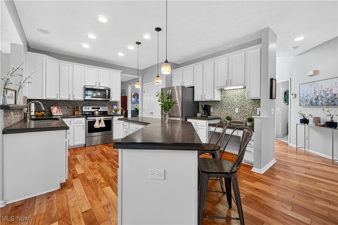 Twinsburg, Ohio 44087, United States, 4 Bedrooms Bedrooms, ,4 BathroomsBathrooms,Residential,Active,220425