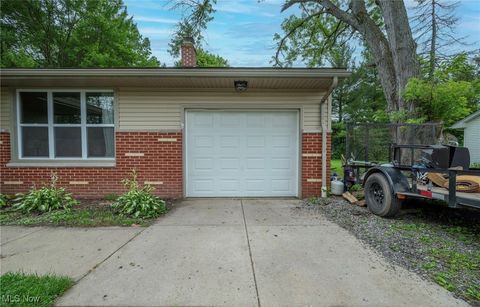 Tiny photo for 40 Woodleigh Court, Austintown, OH 44511 (MLS # 5178964)