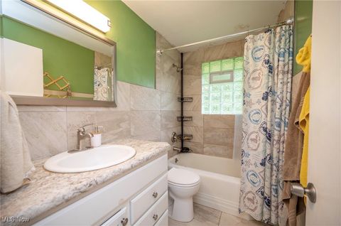 Tiny photo for 40 Woodleigh Court, Austintown, OH 44511 (MLS # 5178964)