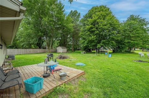 Tiny photo for 40 Woodleigh Court, Austintown, OH 44511 (MLS # 5178964)