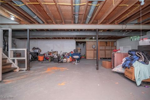 Tiny photo for 40 Woodleigh Court, Austintown, OH 44511 (MLS # 5178964)