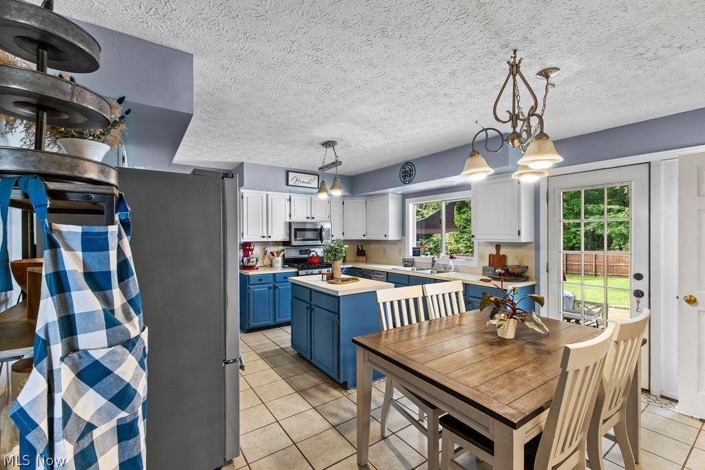3597 Stratavon Drive NW