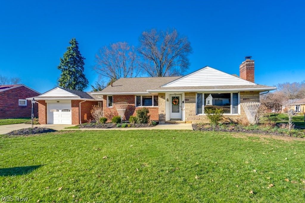 Photo of 3917 Crestwood Street NW, Canton, OH 44708 (MLS # 5192077)