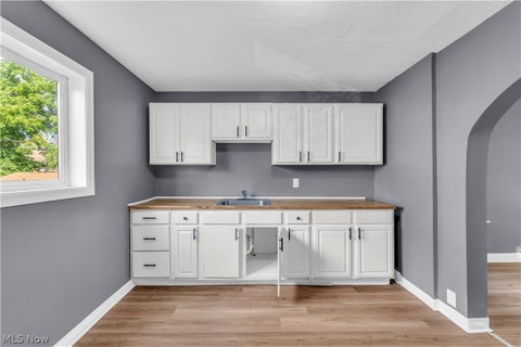 Tiny photo for 3514 Leopold Avenue, Cleveland, OH 44109 (MLS # 5255513)