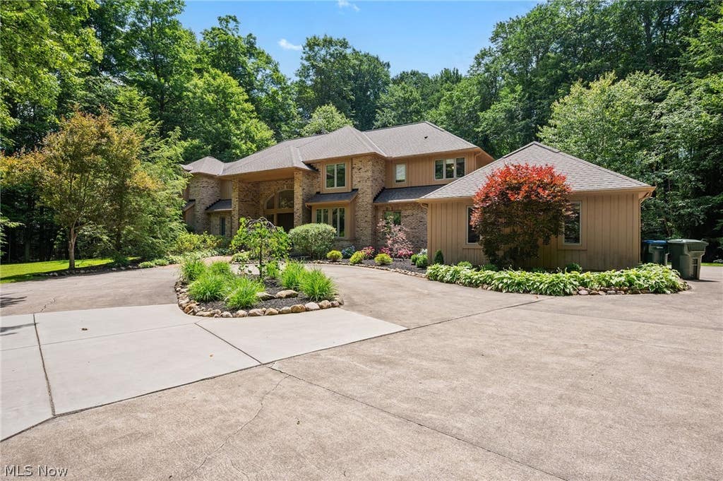 Photo of 80 Easton Lane, Moreland Hills, OH 44022 (MLS # 5224882)