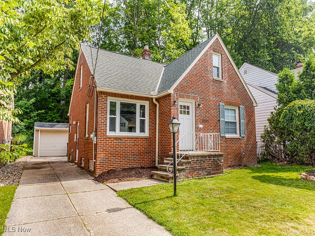 3551 Meadowbrook Boulevard, Cleveland Heights, Ohio image 2