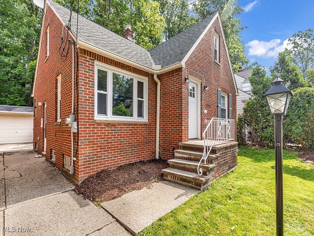 3551 Meadowbrook Boulevard, Cleveland Heights, Ohio image 3