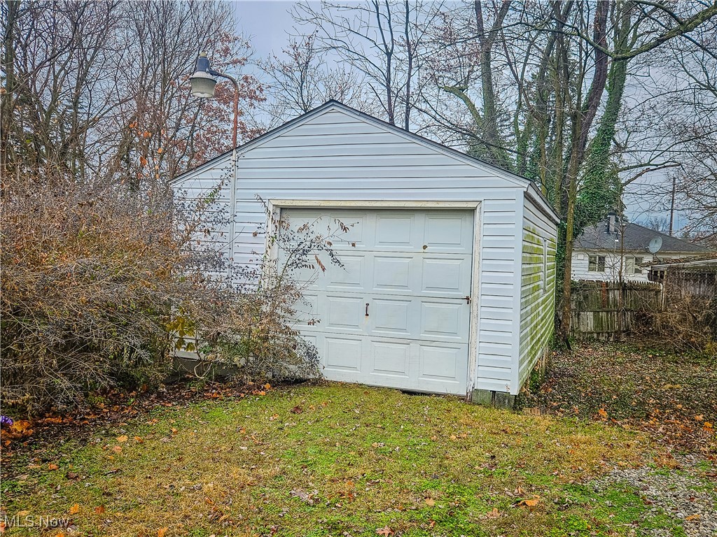 1069 Fess Avenue, Akron, Ohio image 12