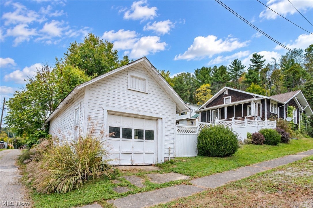 703 N 4th Street
