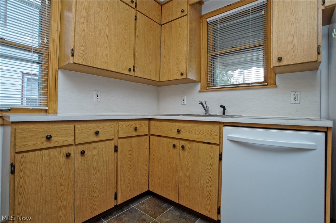 Walter H Telling Broadfield - Residential