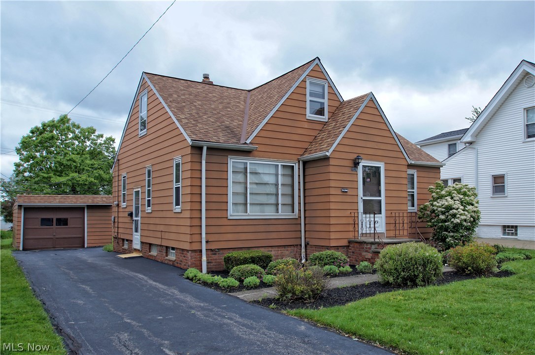 Walter H Telling Broadfield - Residential