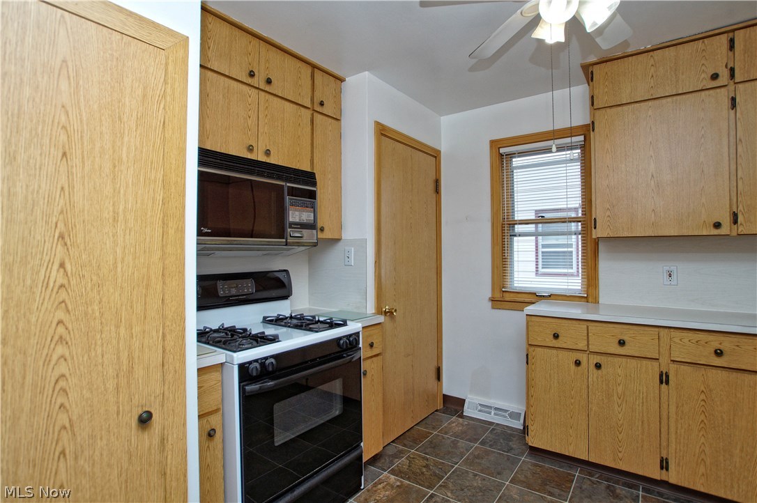 Walter H Telling Broadfield - Residential