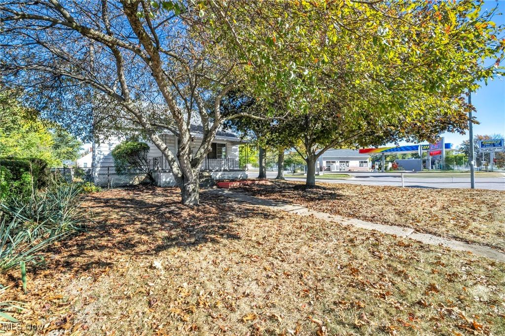 Photo of 2947 Colorado Avenue, Lorain, OH 44052 (MLS # 5165683)