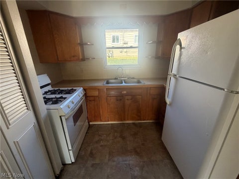Tiny photo for 845 Jonathan Avenue, Akron, OH 44306 (MLS # 5256939)