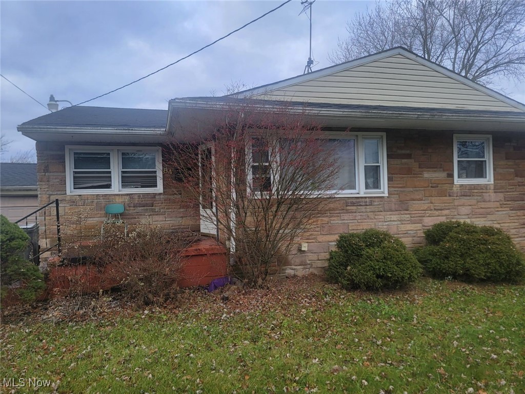 84 Bassett Lane, Youngstown, Ohio image 1