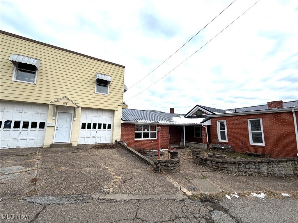 Photo of 800 Euclid Avenue, Martins Ferry, OH 43935 (MLS # 5176986)