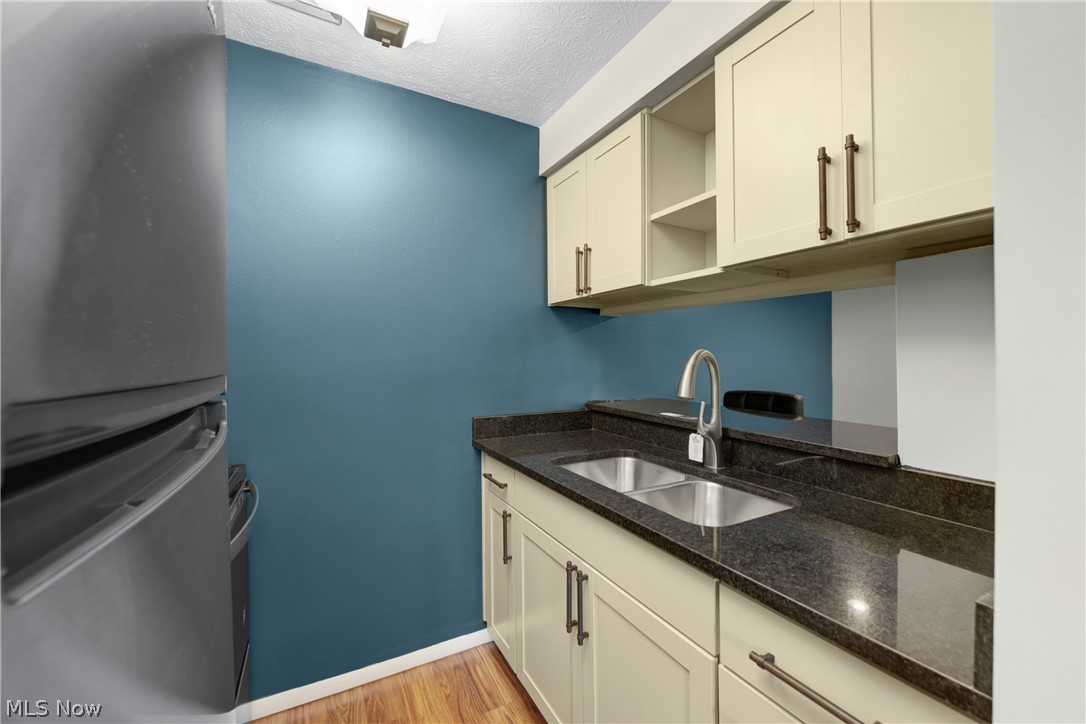 Waverly House Condo - Residential