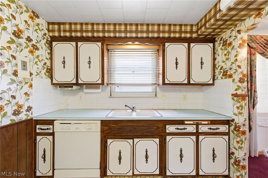 Photo of 8230 Reed Avenue, Garfield Heights, OH 44125 (MLS # 5203485)