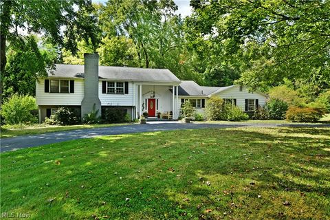 Homes For Sale - 4810 Logan Way<br/> Hubbard, OH 44425