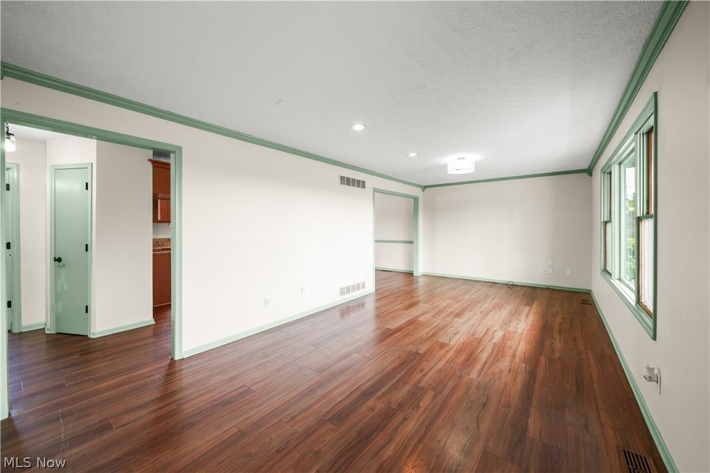 Photo of 11241 Center Road, Garrettsville, OH 44231 (MLS # 5225505)
