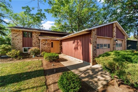 Multifamily For Sale - 1423 Shaffer Dr<br/> Lorain, OH 44053