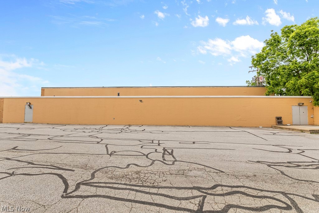 City/Kirtland 01 - Commercial Lease