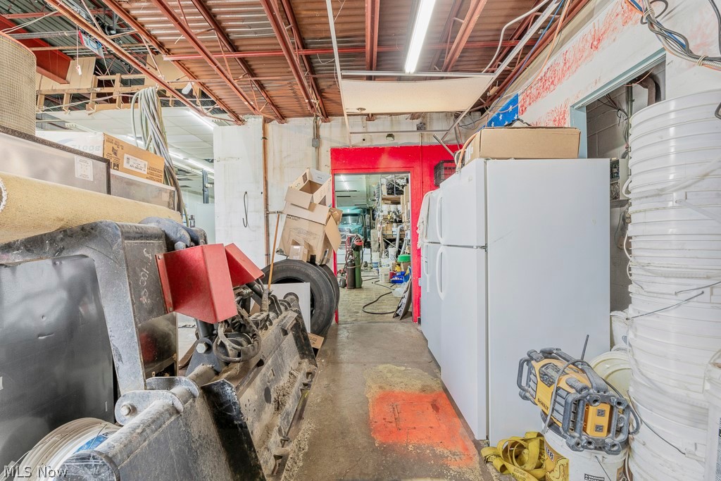 City/Kirtland 01 - Commercial Lease