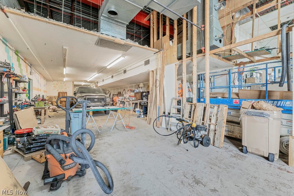 City/Kirtland 01 - Commercial Lease