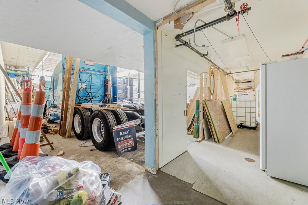 City/Kirtland 01 - Commercial Lease