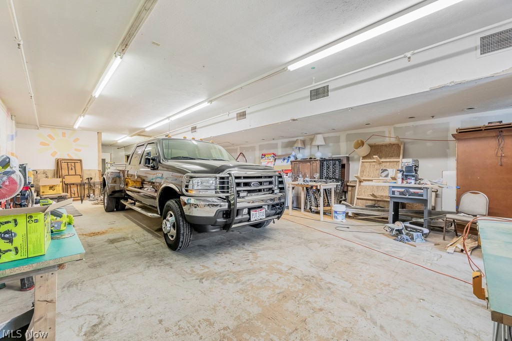 City/Kirtland 01 - Commercial Lease