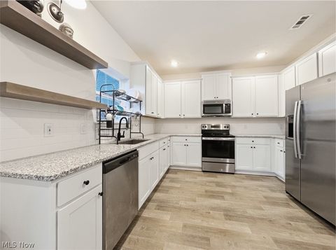 Tiny photo for 524 Auld Farm Circle, Akron, OH 44320 (MLS # 5190407)