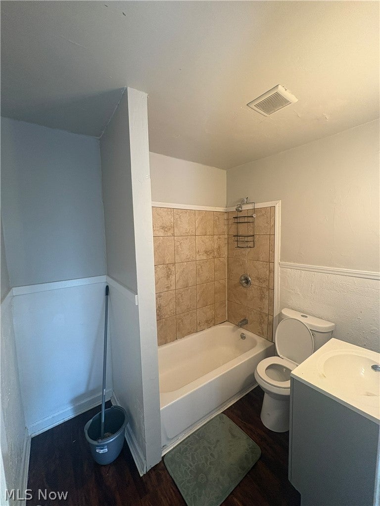 2926 E 123rd Street Upper