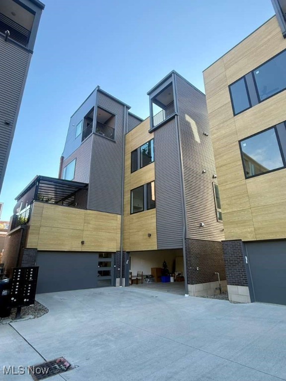 Sub Plat/Avenue District Ph - Residential Lease