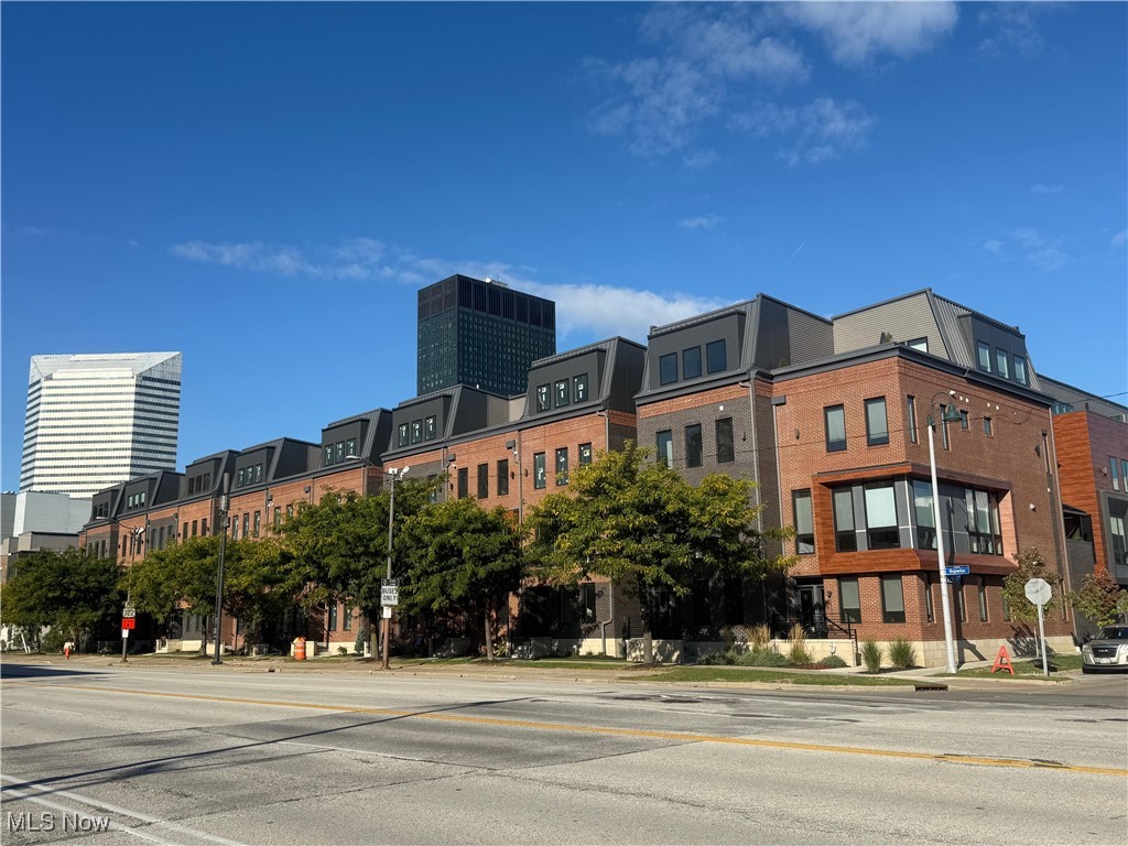 Sub Plat/Avenue District Ph - Residential Lease