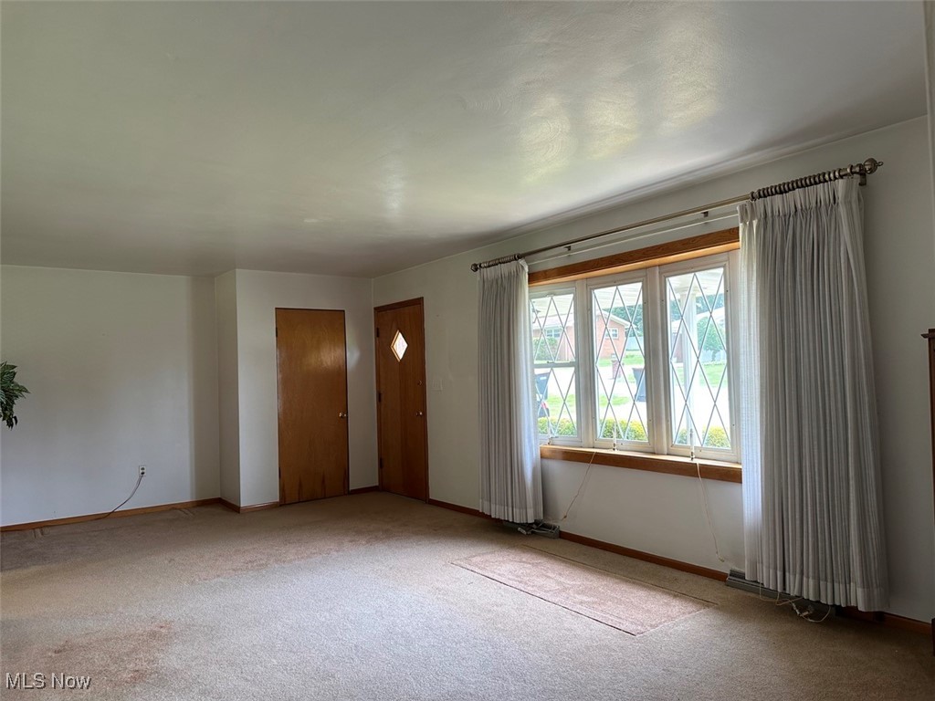 49240 N Meadowbrook Circle, East Liverpool, Ohio image 8