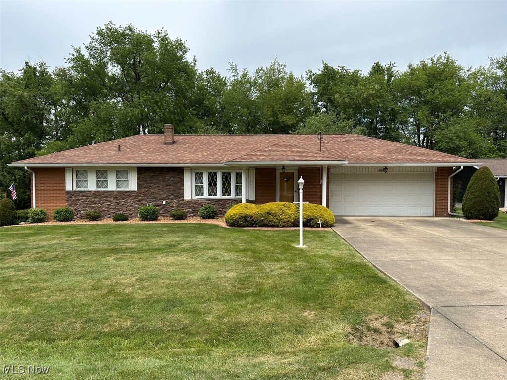 49240 N Meadowbrook Circle, East Liverpool, Ohio image 1