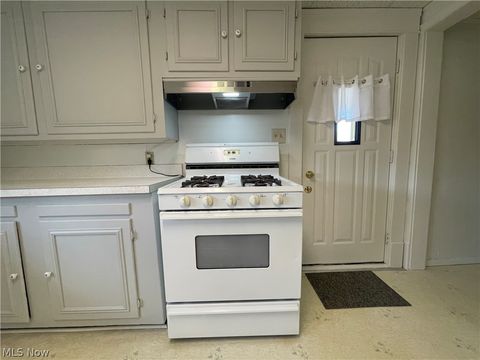 Tiny photo for 331 Ohio Avenue, Ravenna, OH 44266 (MLS # 5193093)